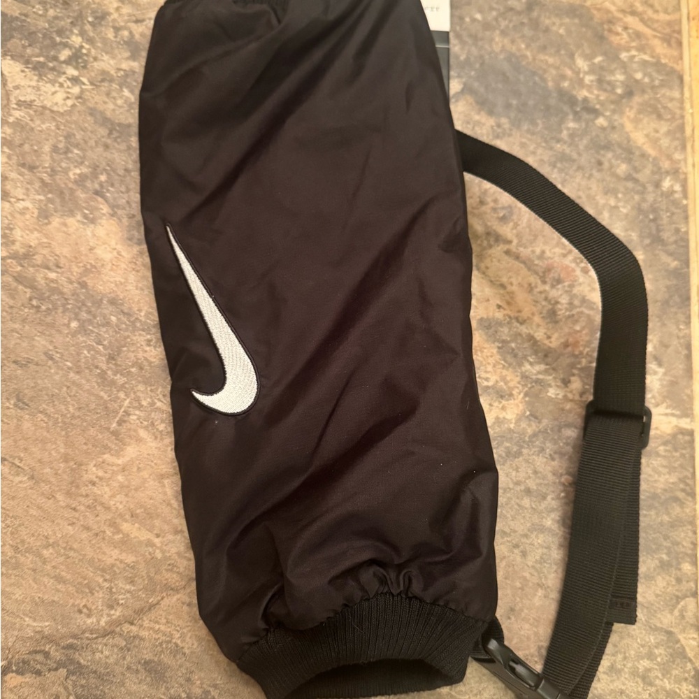 Nike Therma-FIT Handwarmer in Black